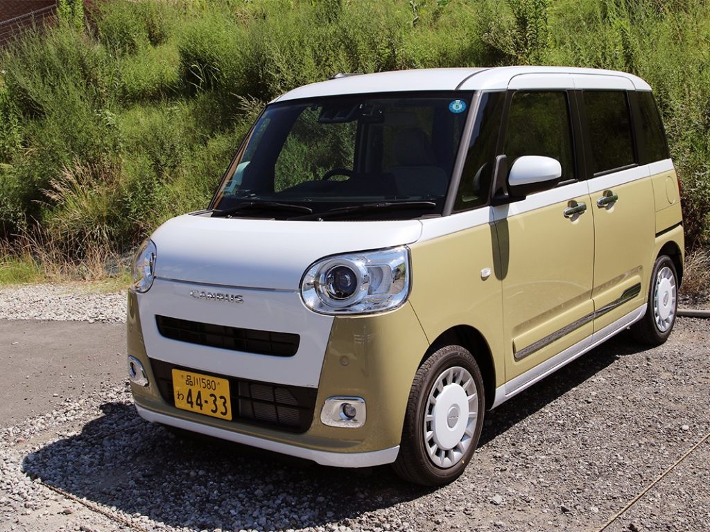 車両感覚のつかみやすさという点では、四角くて窓も大きなクルマの方が良い（写真はムーヴキャンバス）