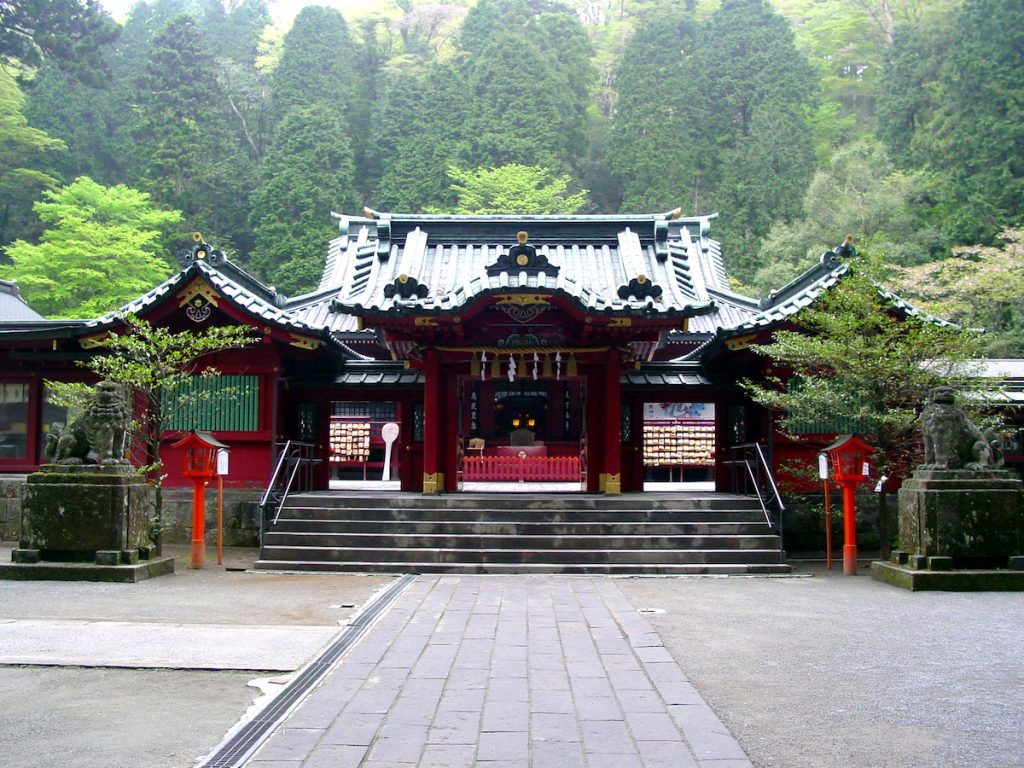 人気のパワースポット箱根神社で良縁を願う（写真提供：箱根神社）