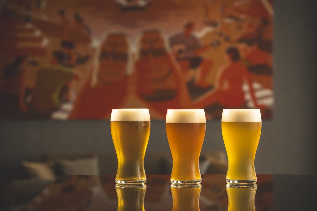 沖縄県産のホップを使用した限定クラフトビールも楽しめる