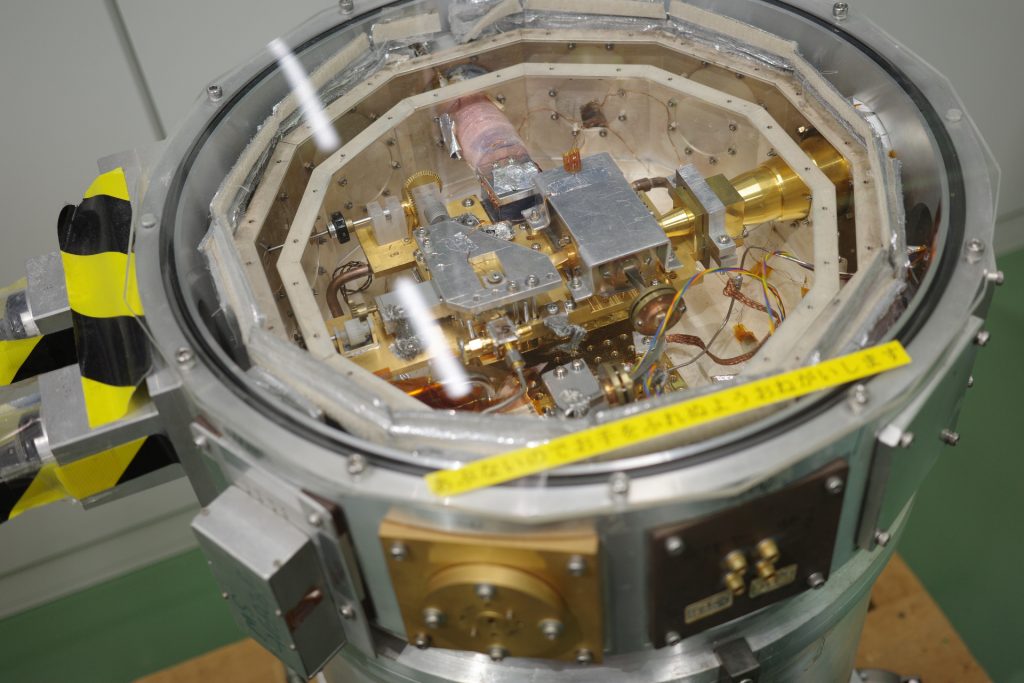 実際に観測に使われる機器が間近で見られる