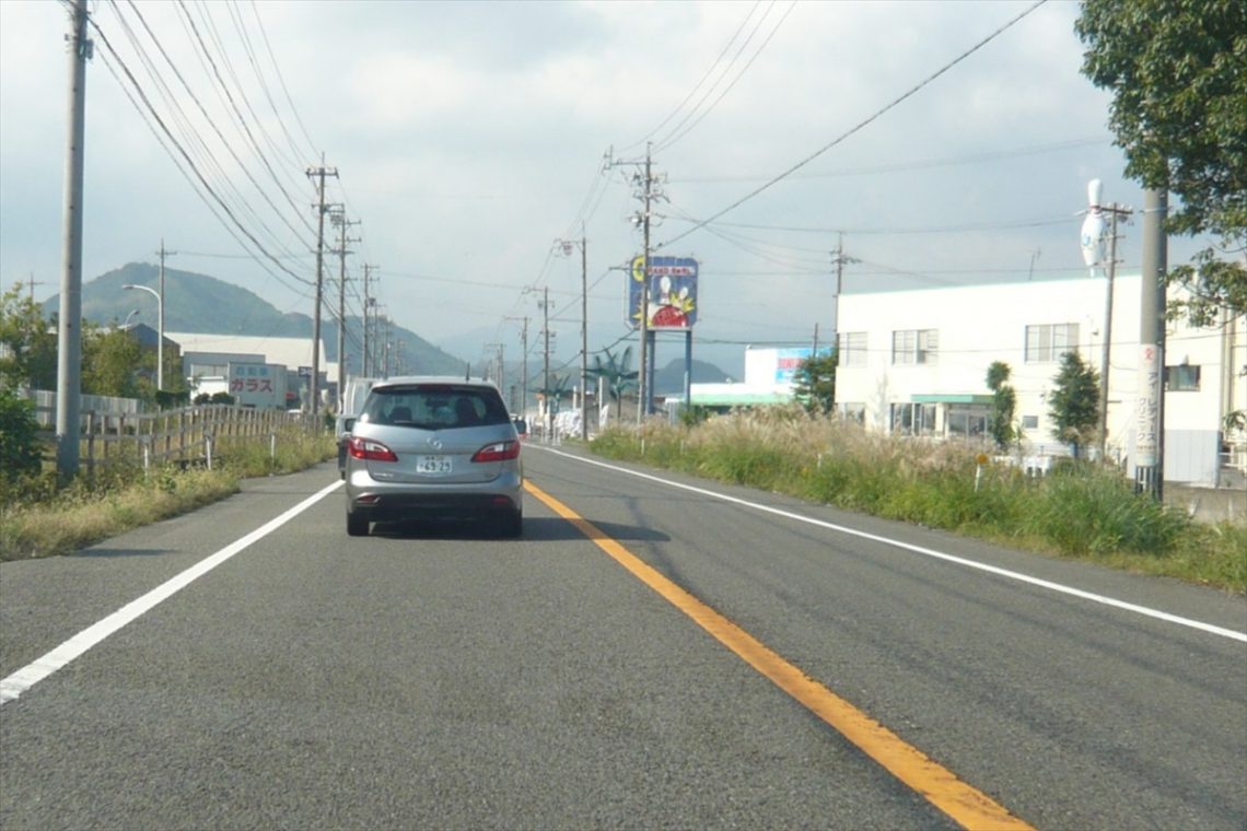 「センターライン」の種類（白、オレンジ、破線）と意味をおさらいしよう カーシェアリングの三井のカーシェアーズ公式ブログ